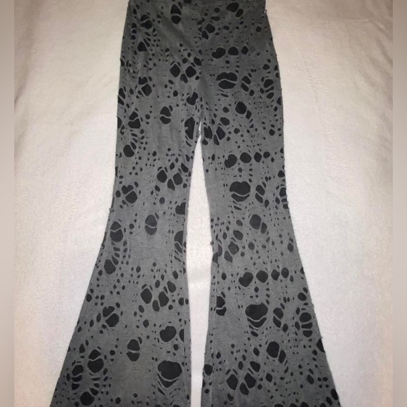 RIPPED PANTS/ LEGGINGS - Picture 3 of 6